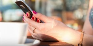 Akıllı telefonlardan da yurt dışı çıkış harç pulu alınabilecek