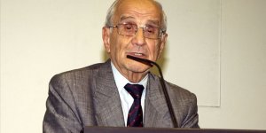 Prof. Dr. Mümtaz Soysal hayatını kaybetti!