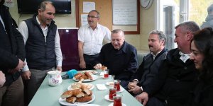 Cumhurbaşkanı Erdoğan'dan taksi durağına ziyaret