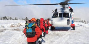 Uludağ'da kayıp iki arkadaştan birine ait mont ve bere bulundu