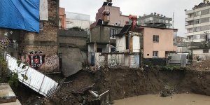 Kurum: Adana'da 1 yıkık, 2 ağır hasarlı, 9 hafif hasarlı bina tespiti yapıldı!