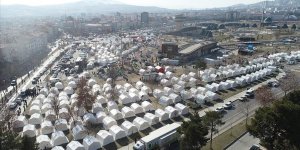 Türkiye, Elazığ depremi sonrası yardım için zamanla yarıştı!