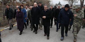 Bakan Soylu Elazığ'da konteyner kent kurulacak alanda inceleme yaptı