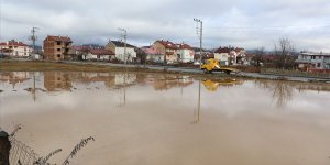 Bolu'da sağanak su baskınlarına neden oldu