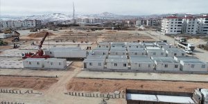 Elazığ'da konteyner kentlerin kurulumu sürüyor