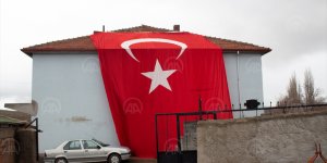 İdlib'de şehit olan Uzman Çavuş Özdemir'in ailesine acı haber verildi