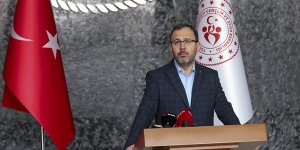 Bakan Kasapoğlu: Koronavirüs nedeniyle ligler ertelendi