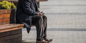 İçişleri Bakanlığı: 65 yaş ve üstü vatandaşlarımızın ikametlerinden dışarı çıkmaları sınırlandırıldı