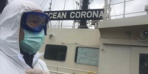 Kıyı Emniyeti 'Ocean Corona' boğazdan geçerken 'EvdeKalTürkiye' çağrısı yaptı