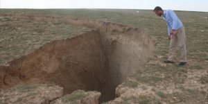Konya Karapınar'da 35 metre çapında 15 metre derinliğinde yeni obruk