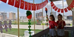 Çocuklar 23 Nisan coşkusunu evlerinde yaşayacak!