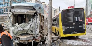 Sultangazi'de tramvay ile otobüs çarpıştı!