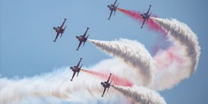 Türk Yıldızları'ndan 23 Nisan ve TBMM'nin açılışının 100. yılına özel gösteri