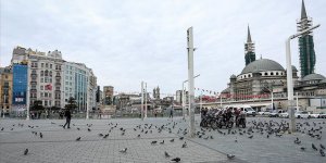 Taksim Meydanı'na izinsiz yürümek isteyen gruba müdahale edildi