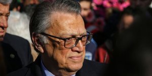 Eski Başbakanlardan Mesut Yılmaz beyin ameliyatı oldu!