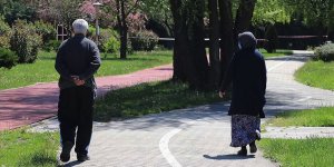 65 yaş ve üzeri vatandaşlar uzun bir aradan sonra sokağa çıktı!