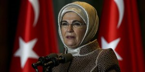 Emine Erdoğan: Ramazan Bayramı'nın tüm insanlık için feraha açılan bir kapı olmasını niyaz ediyorum