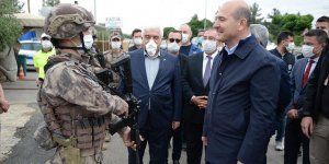 İçişleri Bakanı Soylu Suriye'de görevli özel harekat polisleriyle bayramlaştı