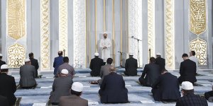 Diyanet İşleri Başkanı Erbaş, Ahmet Hamdi Akseki Camisi'nde sabah namazı kıldırdı