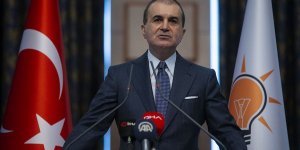 Çelik: Fransa Cumhurbaşkanı toplu mezarların üstünü örtemez