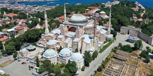 İstanbul Valisi Yerlikaya: Ayasofya Camisi'nde namaz kılınacak alanlara girişler yarın saat 10.00'da başlayacak