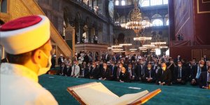 Ayasofya-i Kebir Cami-i Şerifi 86 yıl sonra kılınan cuma namazıyla ibadete açıldı