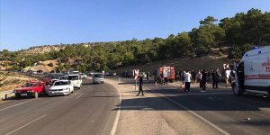 Mersin'de askerleri taşıyan otobüs devrildi: 5 şehit