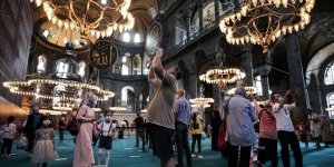Ayasofya-i Kebir Cami-i Şerifi'ne ziyaretçilerin ilgisi sürüyor