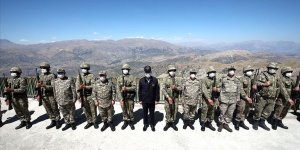Akar ve komutanlardan Irak sınır hattındaki birliklere denetleme