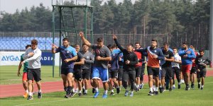 Milli güreşçiler yeni başarılar için Topuk Yaylası'nda güç depoluyor