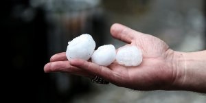 İstanbul'da yağış ve dolu akşama kadar etkili olacak!