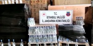 İstanbul'da jandarmanın düzenlediği operasyonda 2,5 ton sahte içki ele geçirildi