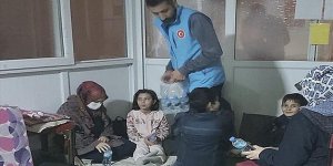 Diyanet İşleri Başkanlığı: Bazı depremzedeler geceyi camilerde geçirdi