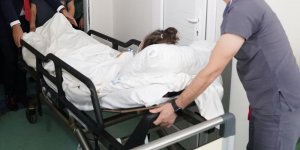 İzmir'deki depremde yaralanan 27 kişinin tedavisi Ege Üniversitesi Hastanesinde sürüyor