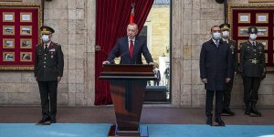 "Bizlere bağımsız bir ülke bırakan Atatürk ve kahraman silah arkadaşları, milletimizce hayırla yad edilecektir"