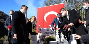Şehit öğretmen Necmettin Yılmaz kabri başında anıldı!