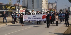 Hakkari'de öğretmenler, şehit meslektaşları için yürüdü