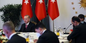 "Batıyı veba gibi saran ırkçılıkla mücadelenin yolu güç birliği yapmamızdan geçiyor"