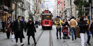 Kovid-19 tedbirleri kapsamında İstiklal Caddesi'ne girişler sınırlandırıldı