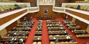Ankara Büyükşehir Belediye Meclisi toplantısı çıkan tartışmalar üzerine ertelendi