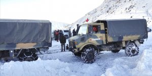 Çığ düşmesi sonucu bir asker şehit oldu, bir askeri arama çalışmaları sürüyor