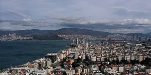 İzmir'de art arda depremler / Beşik gibi sallanıyor..