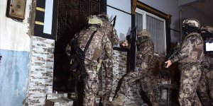 600 polisin katıldığı uyuşturucu operasyonunda çok sayıda şüpheli yakalandı