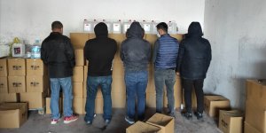 İstanbul'da düzenlenen operasyonda 9 ton sahte içki ele geçirildi