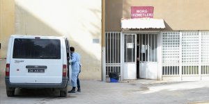 Karı koca ve 4 yaşındaki çocuklarının evlerinde ölü bulunmasıyla ilgili 3 kişi gözaltına alındı