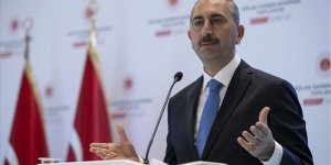 Adalet Bakanı Gül: Herkesin terörle mücadeleye taraf olması şarttır
