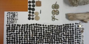 Macaristan Gümrüğü'nde yakalanan Anadolu'nun 412 tarihi eseri Türkiye'ye getiriliyor