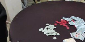 Kırşehir'de kiraladıkları evde kumar oynayan 45 kişiye 88 bin 650 lira ceza