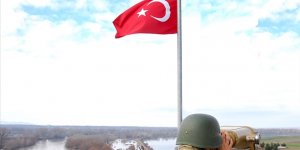 Yasa dışı yollarla Yunanistan'a kaçmaya çalışan 1'i FETÖ, 2'si PKK mensubu 5 kişi yakalandı