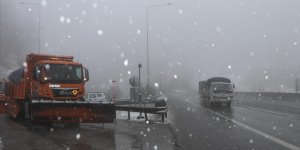 Bolu Dağı'nda kar, tipi ve sis etkili oluyor..